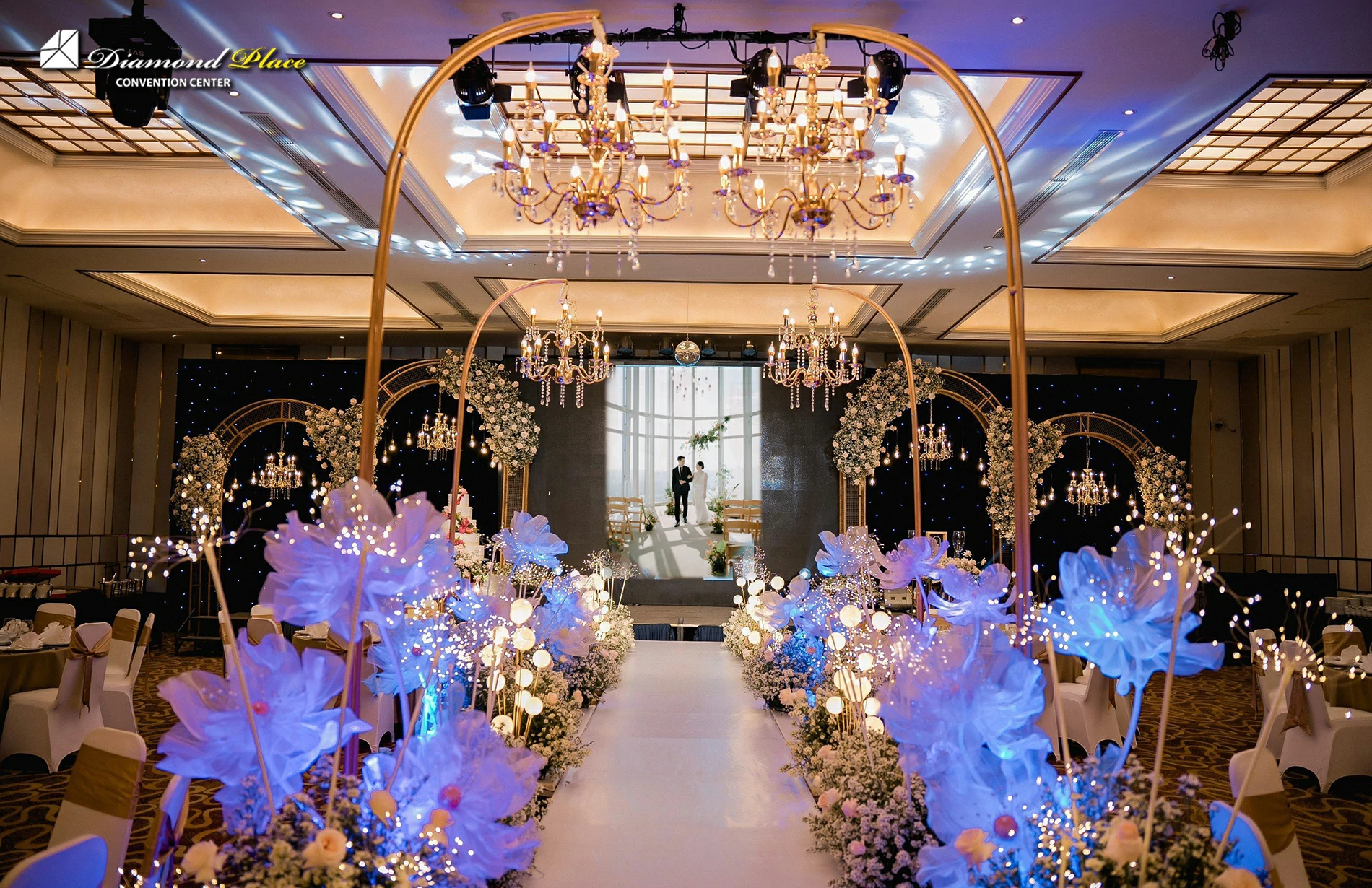 3 Cách Chọn Sảnh Tiệc Siêu Chuẩn Cho Ngày Cưới Gói trang trí tiệc cưới đẹp lung linh tại Diamond Place